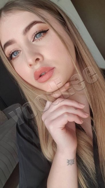 Aria  Logan - foto
