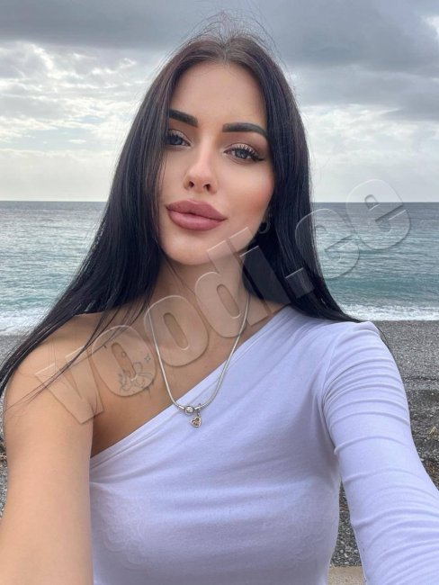 DANIELLA  MODEL - kuva