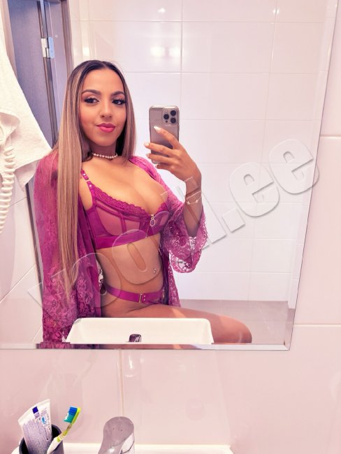 Jennifer   - photo
