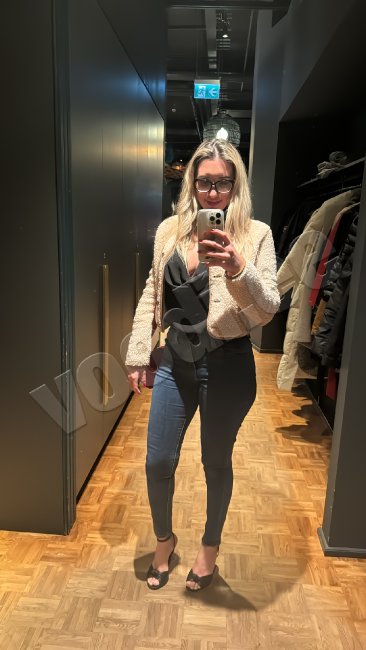 ISABELLE  HOT  ANAL - kuva
