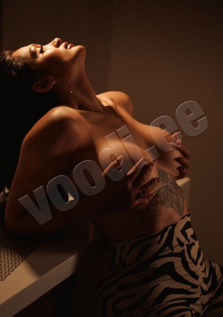 Melani   - photo