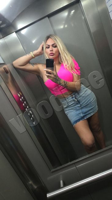 Barbie  ts  horny  one  girl  mo - photo