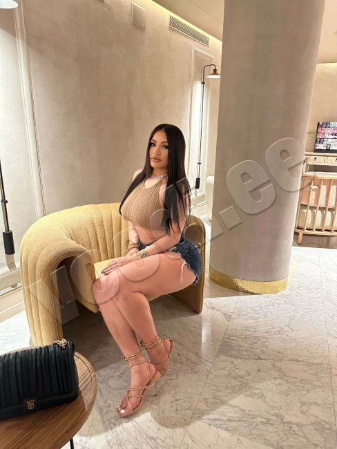 Ari  Knox - foto