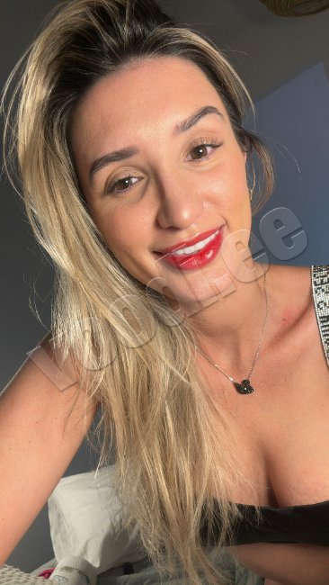 ISABELLE  HOT  ANAL - foto