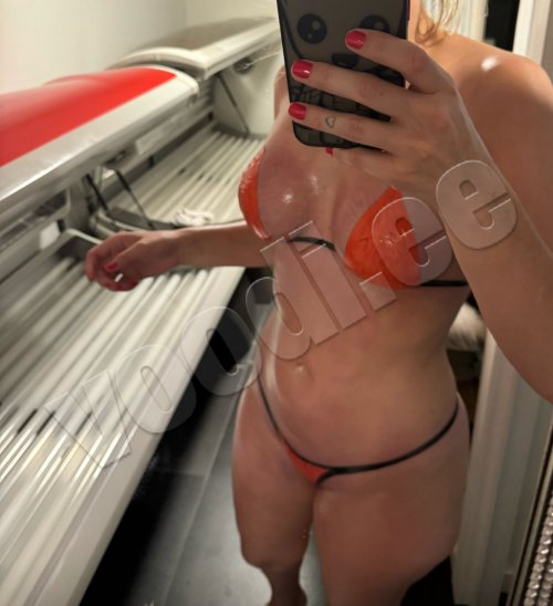 ISABELLE  HOT  ANAL   - фото
