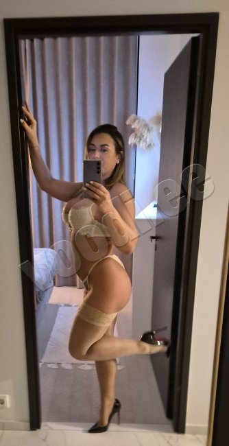 MONICA  SPAIN - foto