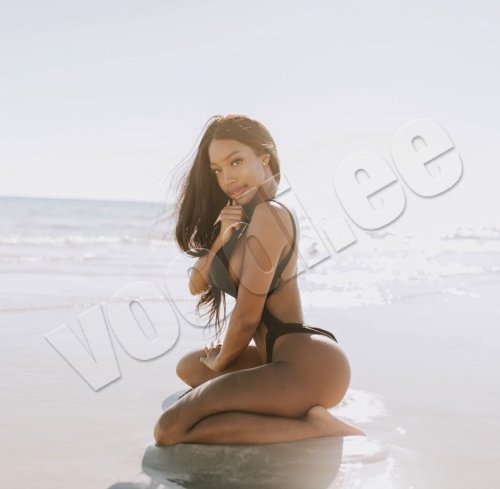 Nicole   - photo