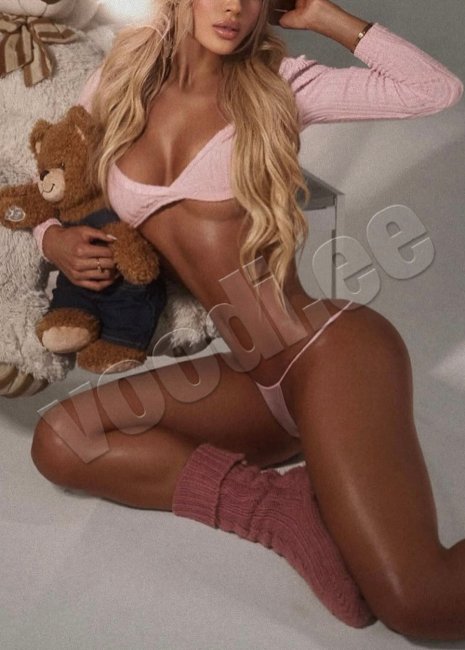 Lara - photo