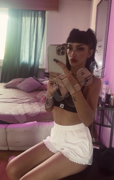 Mia   - photo