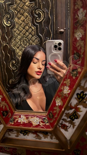 Liz  Latín  girl - kuva