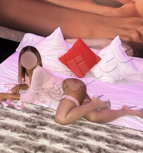 ABBY  IN  PINK - foto