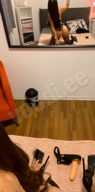 Hot  latina  angie - foto